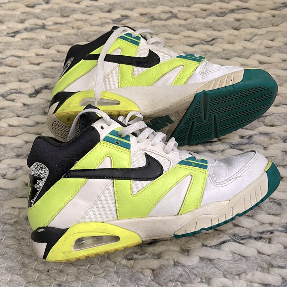 Nike Air Tech Challenge III - size 8